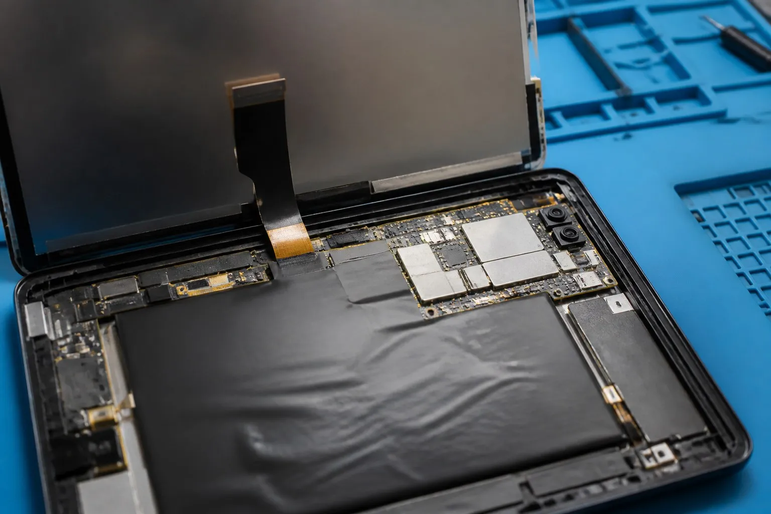 Диагностика дисплея и платы iPad после падения