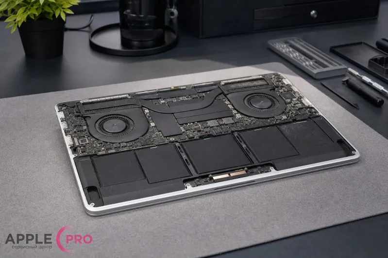 Чистка MacBook от пыли