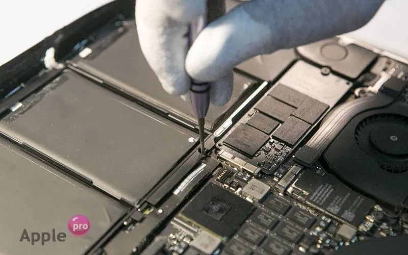 Если в MacBook попала вода (жидкость)