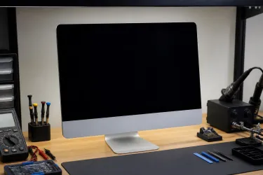 Черный экран iMac при включении