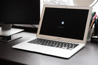Завис Macbook: что делать?