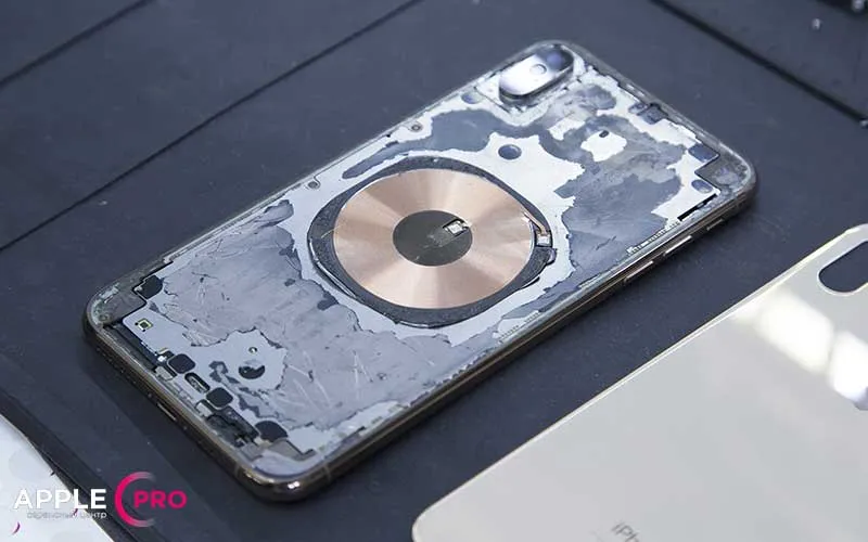 Удаляются остатки стекла