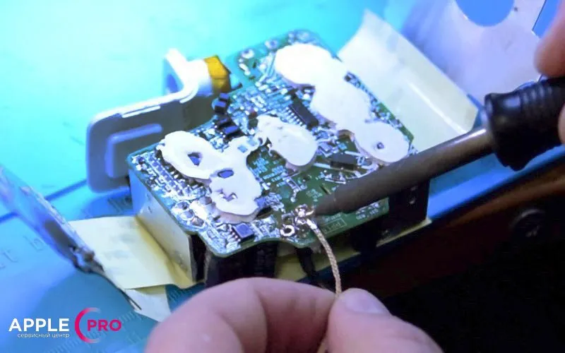 Выпиваем старый провод и извлекаем его