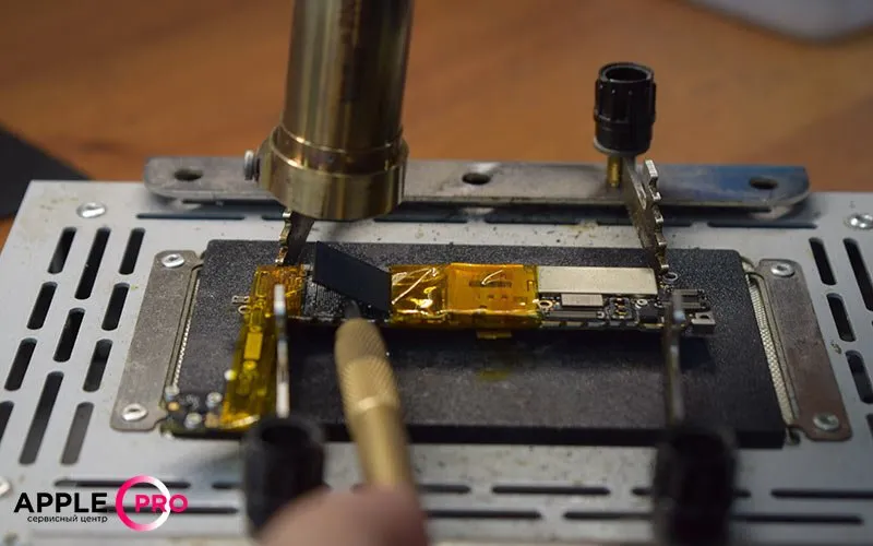 Процессор демонтируется на термостоле «Термопро» Процессор демонтируется на термостоле «Термопро»