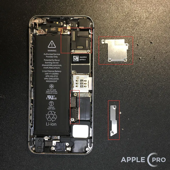 iPhone 5s не хватает держателя шлейфа акб и дисплея
