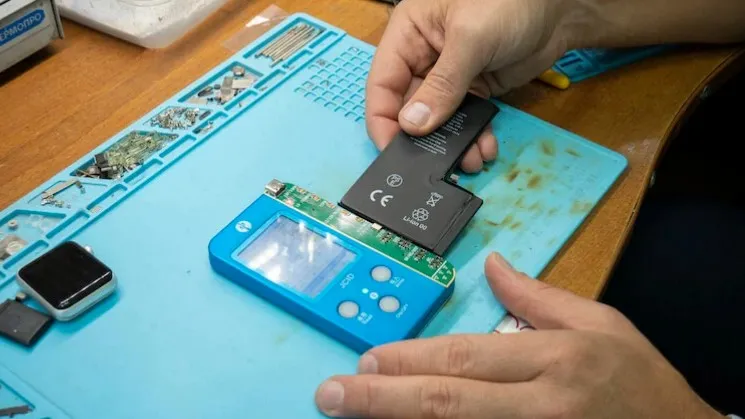 Можно ли менять аккумулятор iPhone без перепайки контроллера - фото 4