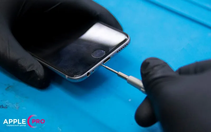 Инженер разбирает Айфон - картинка 1 Инженер разбирает Айфон