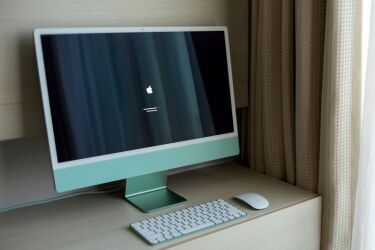 Перекошенный дисплей iMac 24"
