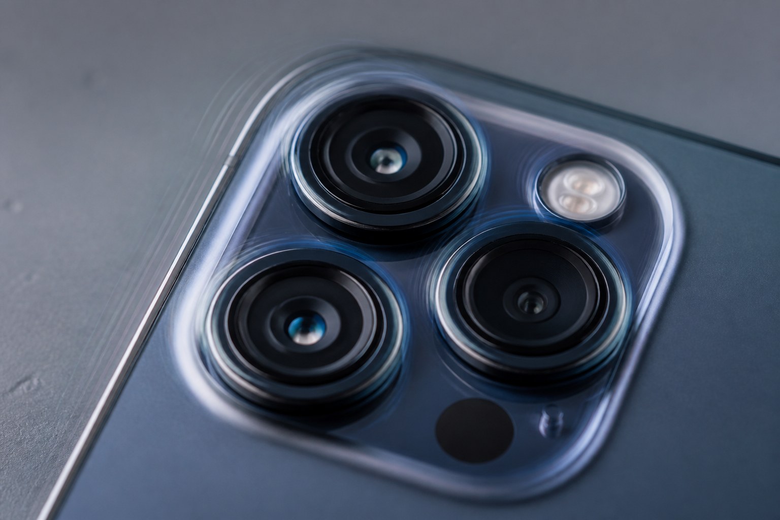 Блок камер iPhone с эффектом дрожания