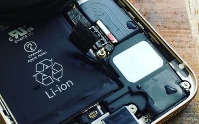 Проверка сенсоров влаги на iPhone, MacBook Проверка сенсоров влаги на iPhone, MacBook