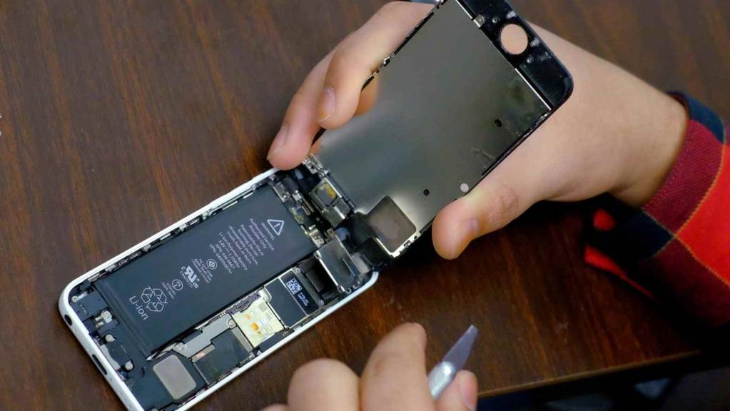 вся правда про выездной ремонт iPhone